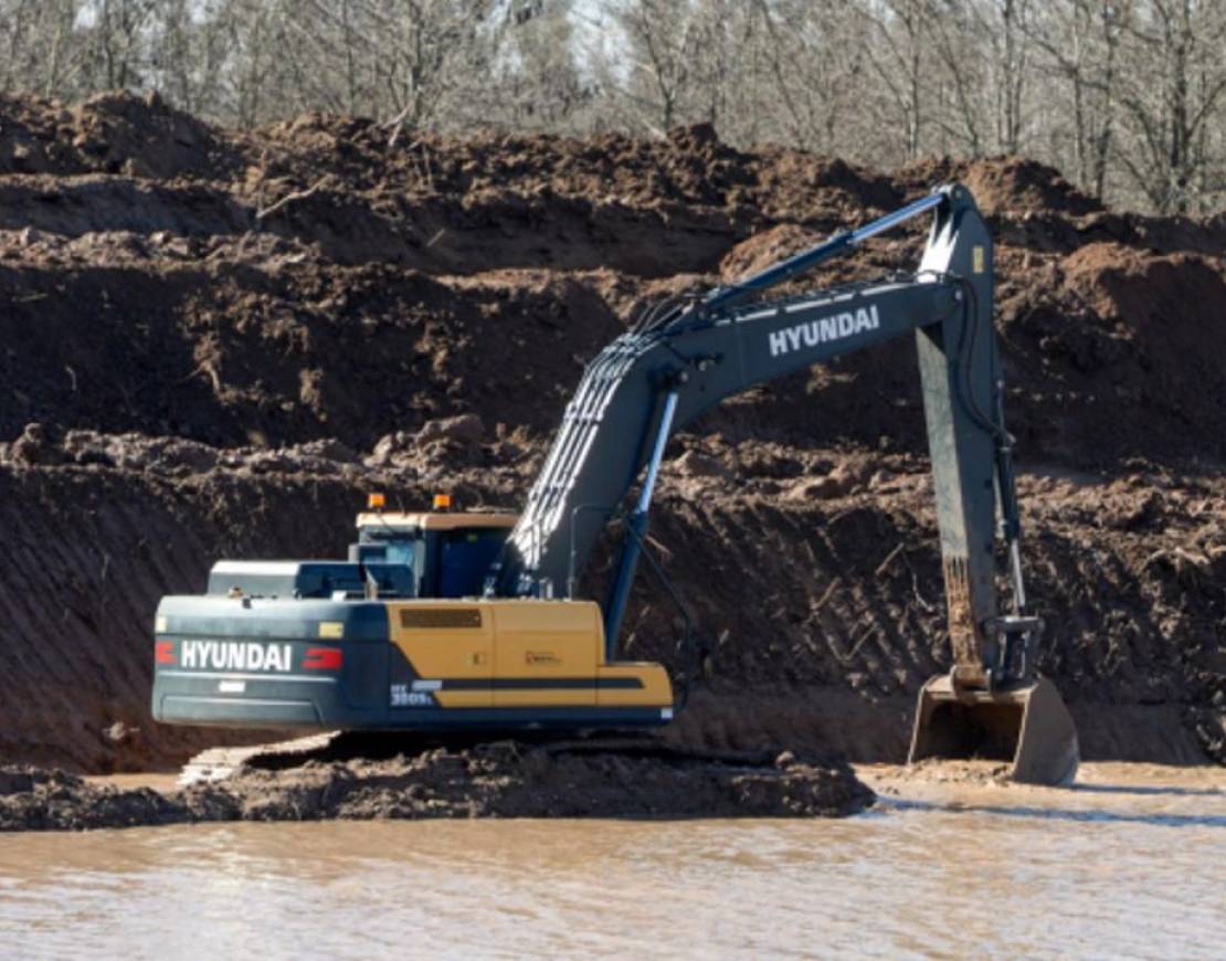 AVANZAN LOS TRABAJOS DE ADECUACIÓN DEL CAUCE DEL RÍO ARECO