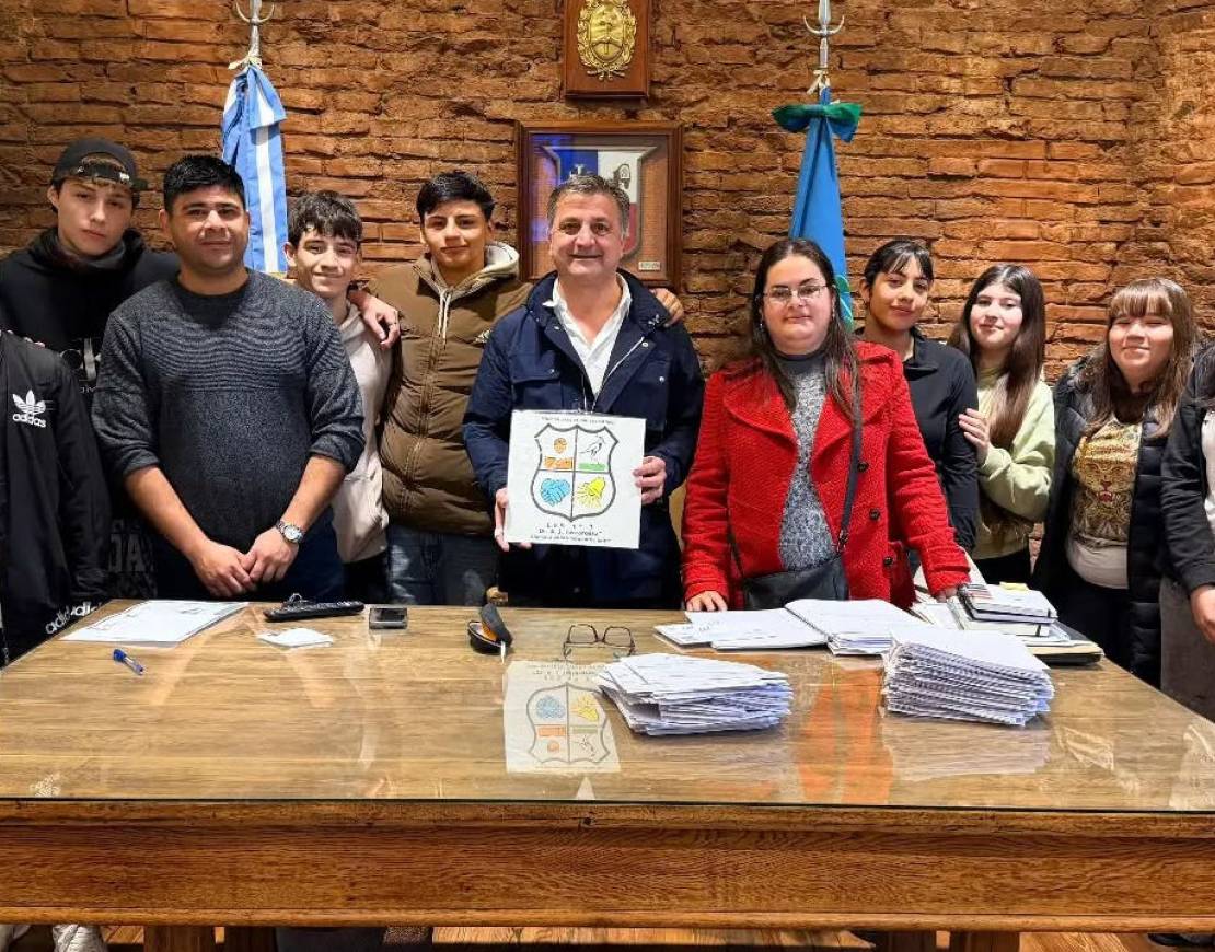 LUIS MARIANO MARTÍN RECIBIÓ A ESTUDIANTES 